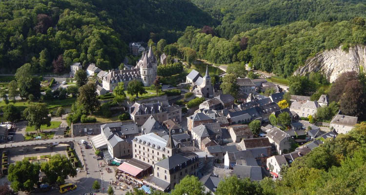 Das Schlo? In Den Ardennen