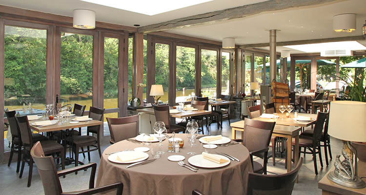 Restaurant - Hotel à la Ferme offers gastronomic style