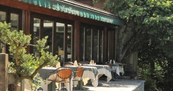 Restaurant - Hotel à la Ferme offers gastronomic style